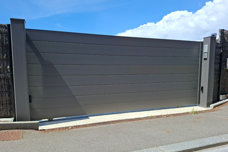 rt-ouest_portail-coulissant-motorisé-bénodet-5_MOTORISATION2